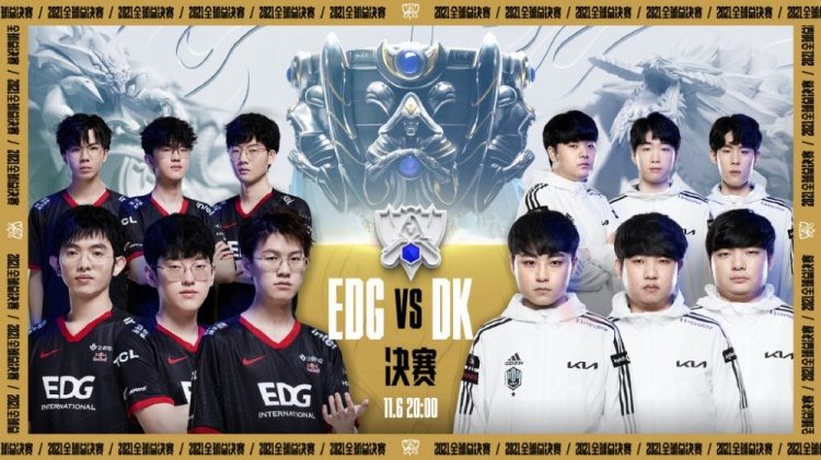 Royal Never Give Up 新年祝福：祝大家在蛇年好运连连，万事如意！