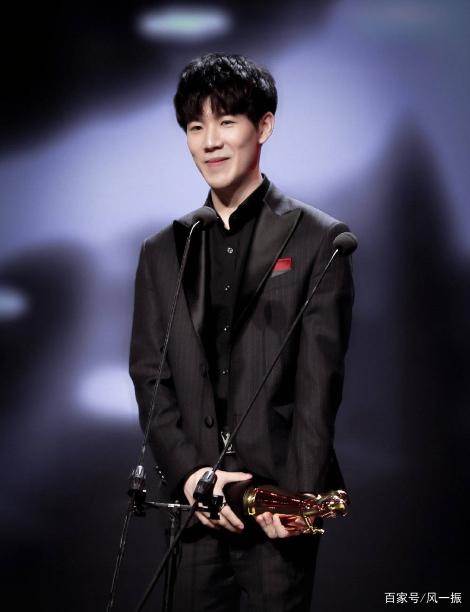 你惹怒我了！ Aiming 的Zeli闪现击杀了大龙，在2V4的战斗中，完美配合 Dplus KIA 取得了赛点