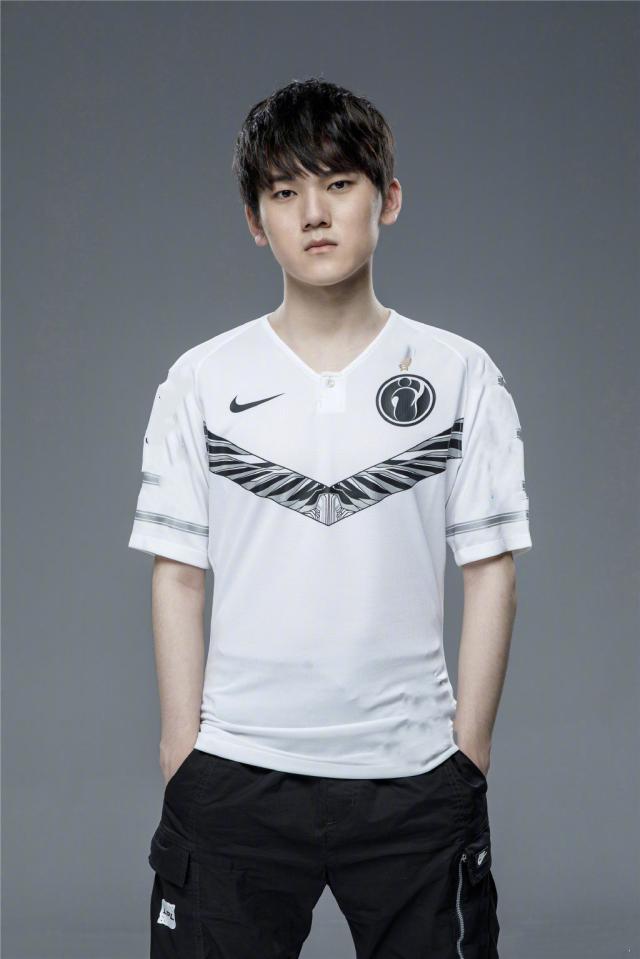 Crisp：和Doggo说了点垃圾话，他让我等死我也叫他等死